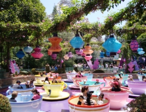 Draaimolen Spinning Teacups in Disneyland Anaheim